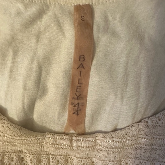 Bailey 44 Cream Colored Lace Ruffled dress.  Size small - Picture 3 of 5